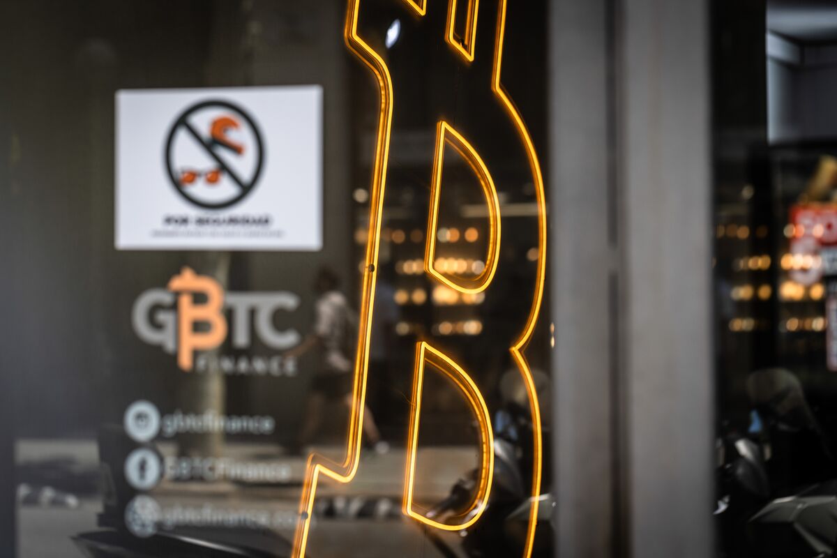 Bitcoin Whales Trigger $45 Billion Sell-Off: Market Volatility and Investor Concerns Deepen